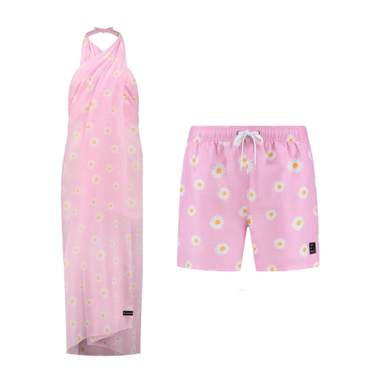 Madelief, Moeder en zoon zwemkleding